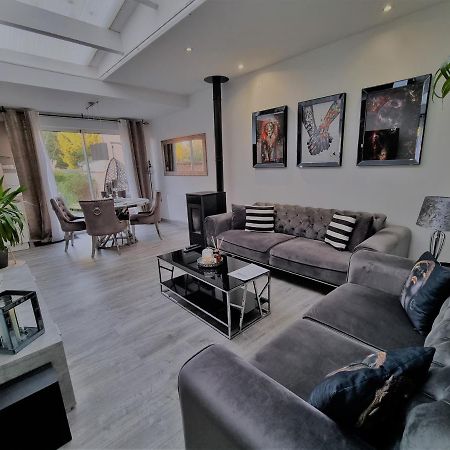 Oasis Citadine Terrasse Intime Jardin Privatif En Plein Centre Ville 70M2 Cambrai Exterior photo