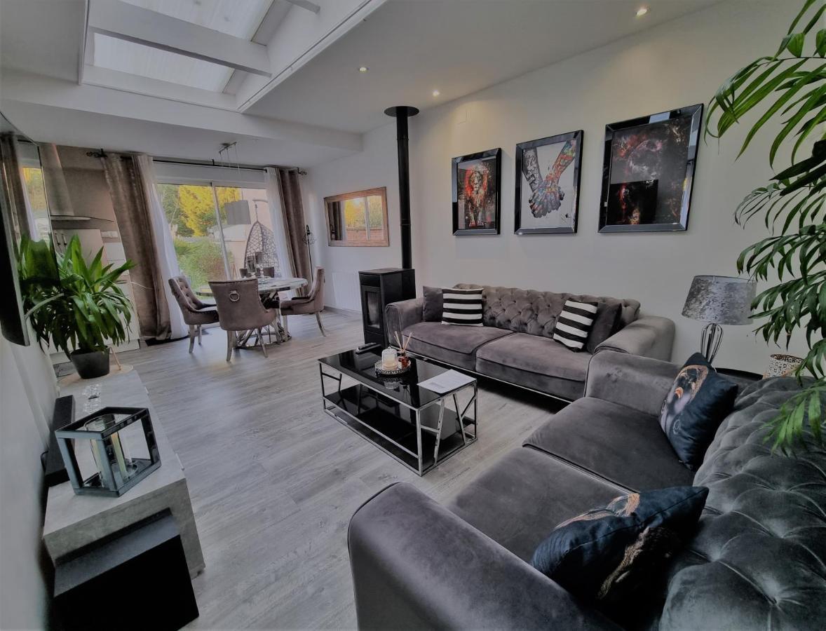Oasis Citadine Terrasse Intime Jardin Privatif En Plein Centre Ville 70M2 Cambrai Exterior photo