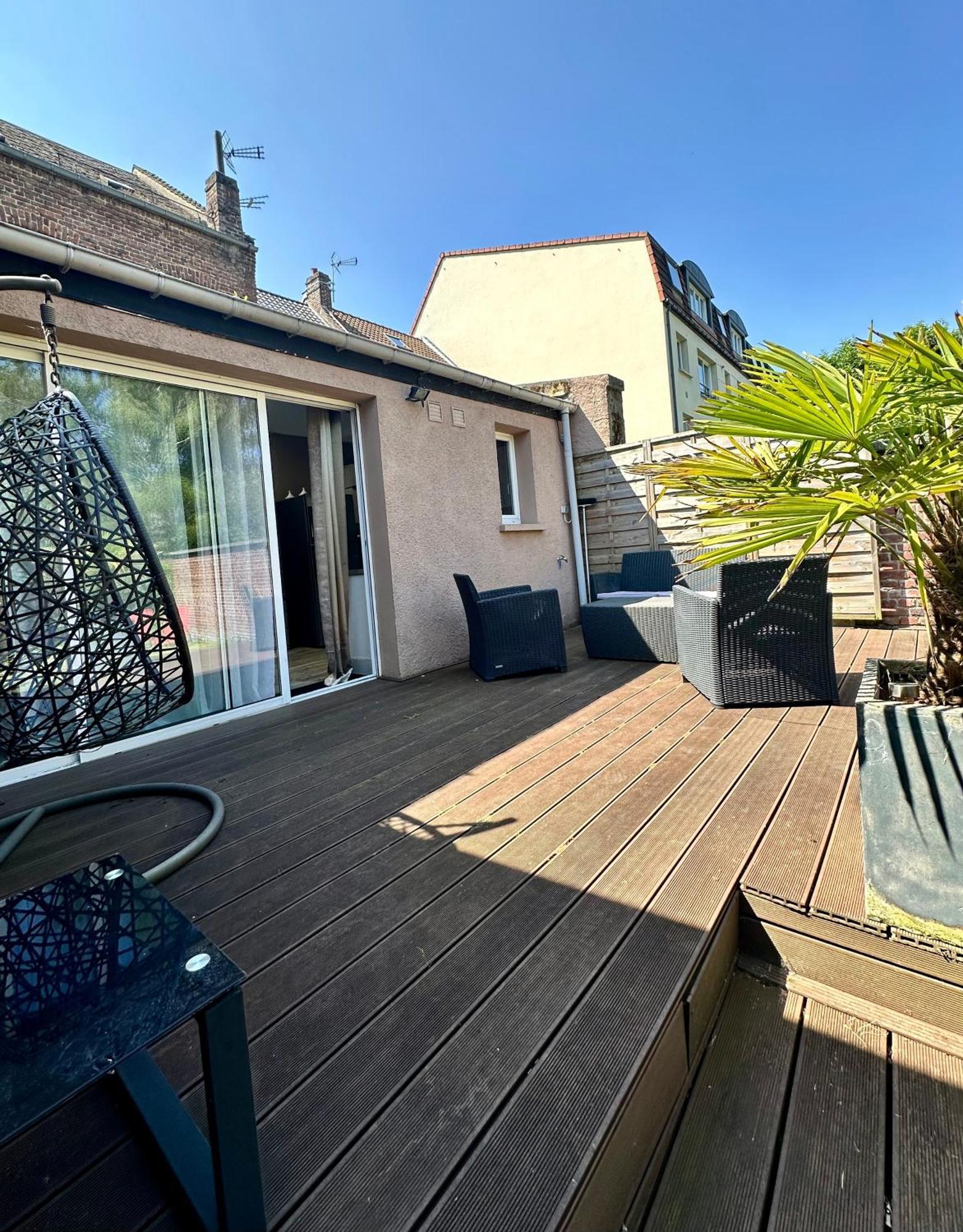 Oasis Citadine Terrasse Intime Jardin Privatif En Plein Centre Ville 70M2 Cambrai Exterior photo